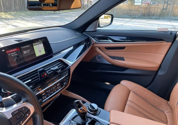 BMW Seria 5 cena 149900 przebieg: 119000, rok produkcji 2017 z Kielce małe 667